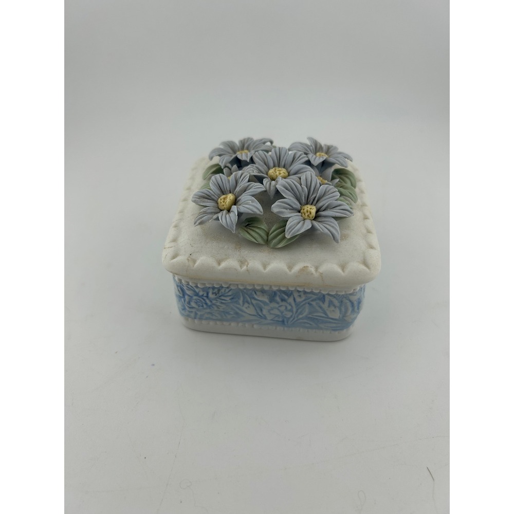 Treasury Collection Porcelain Covered Box Blue Floral Daisies Trinket Jewelry